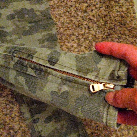 Camo jeans with... - Picture 3 of 4